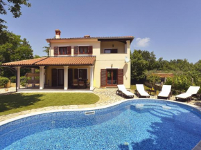 Spacious Holiday Home in Medulin with Private Pool